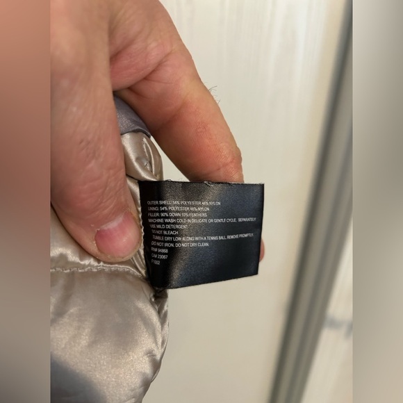 Bernardo Goose Down Puffer Vest in a metallic gray color Med - Picture 3 of 7